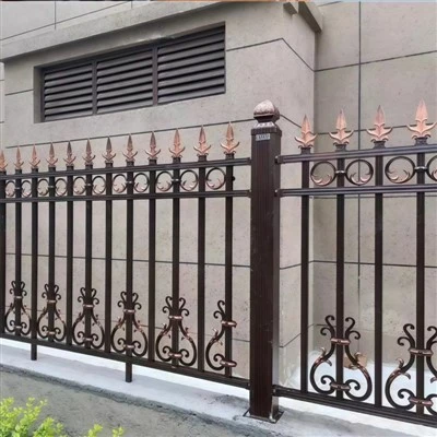 كيفية تركيب سياج معدني منحني على سطح من الحصى؟